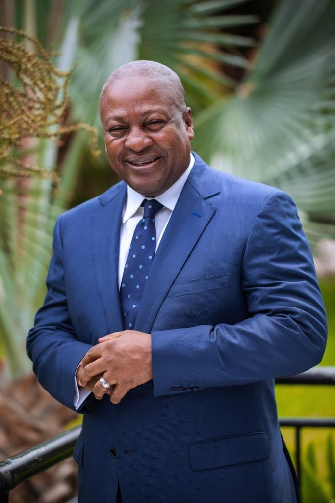 Mahama speaks on corruption at a conference of estate surveyors and valuers in Nigeria.